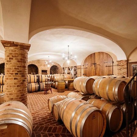Agriturismo La Torricella Monforte dʼAlba Εξωτερικό φωτογραφία
