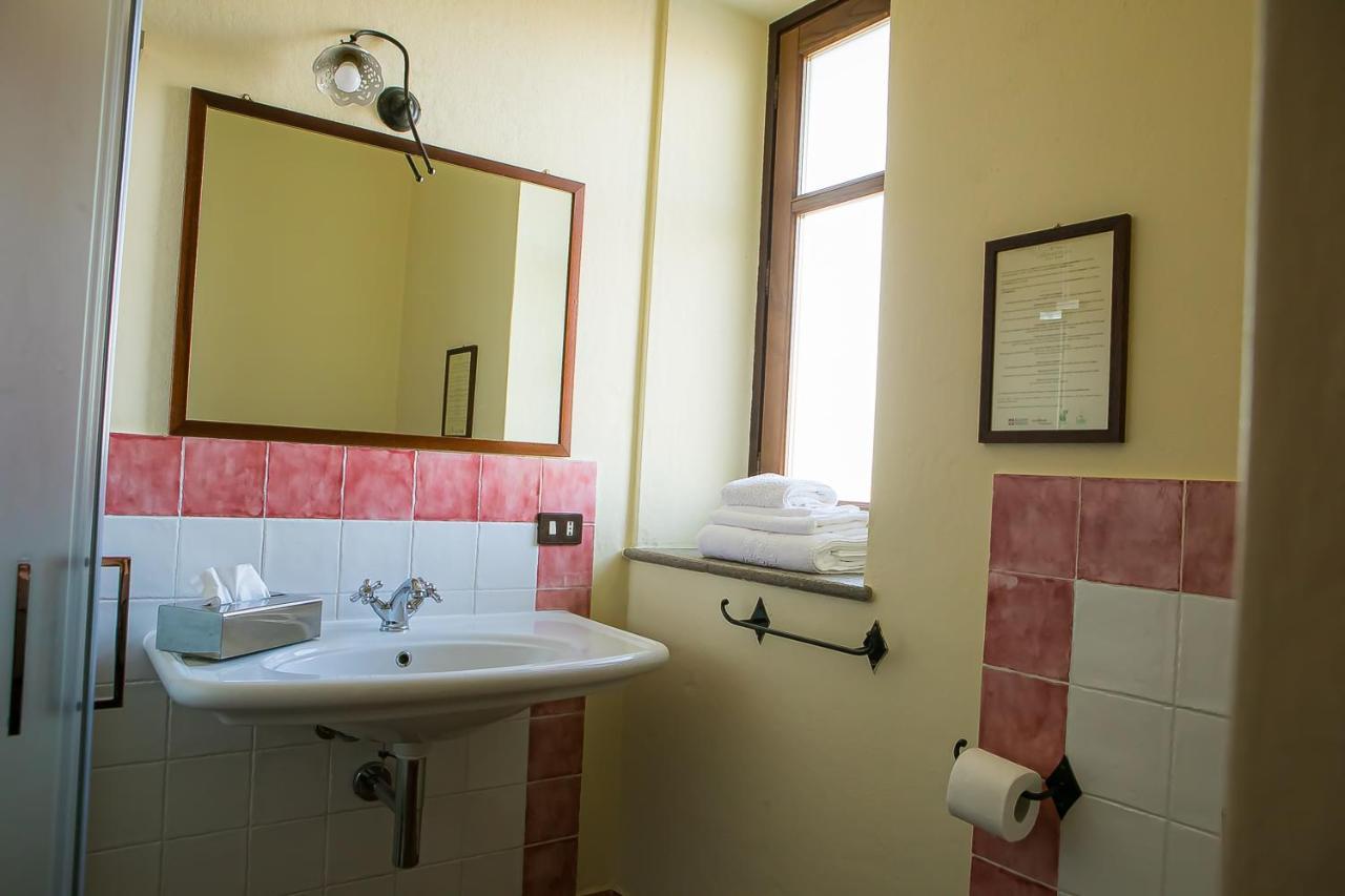 Agriturismo La Torricella Monforte dʼAlba Εξωτερικό φωτογραφία