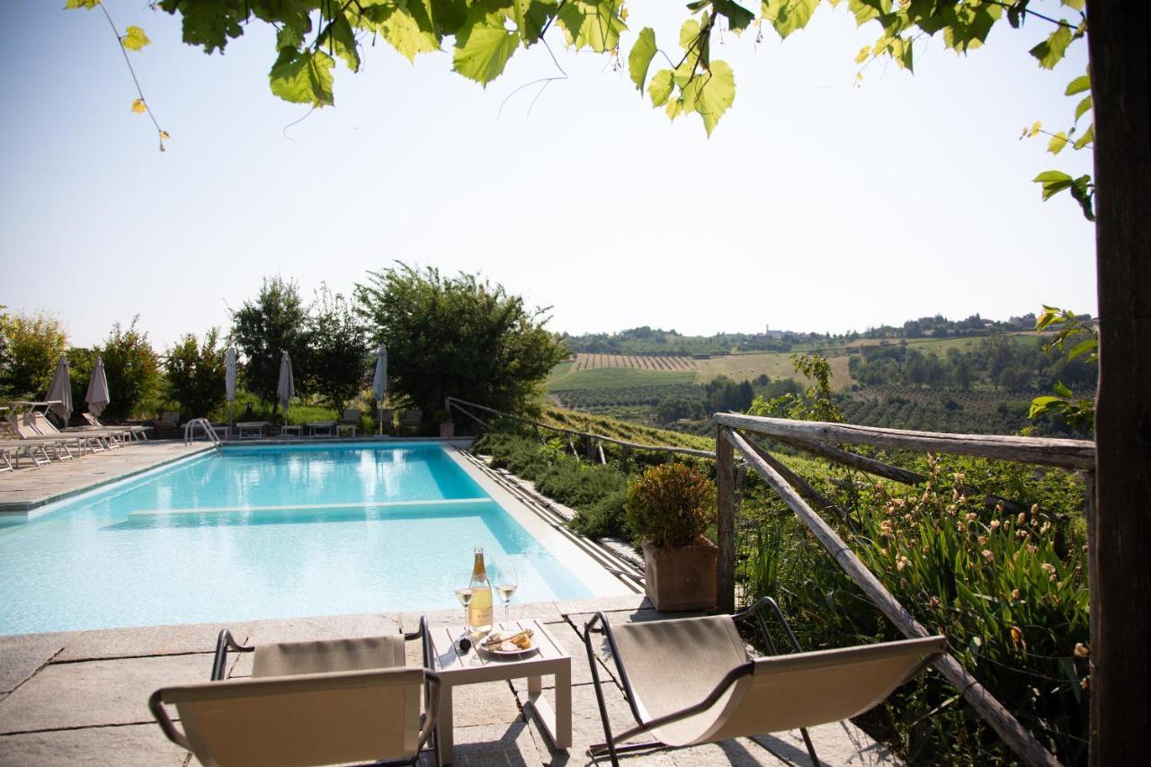 Agriturismo La Torricella Monforte dʼAlba Εξωτερικό φωτογραφία